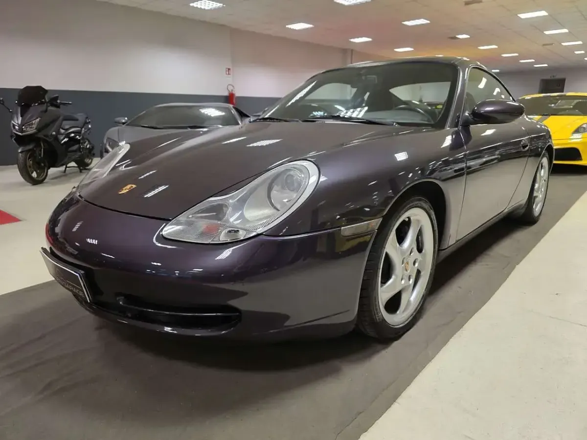 Usata Porsche 911 Carrera 4 300 CV (220 kW) 2000 Viola Coupé