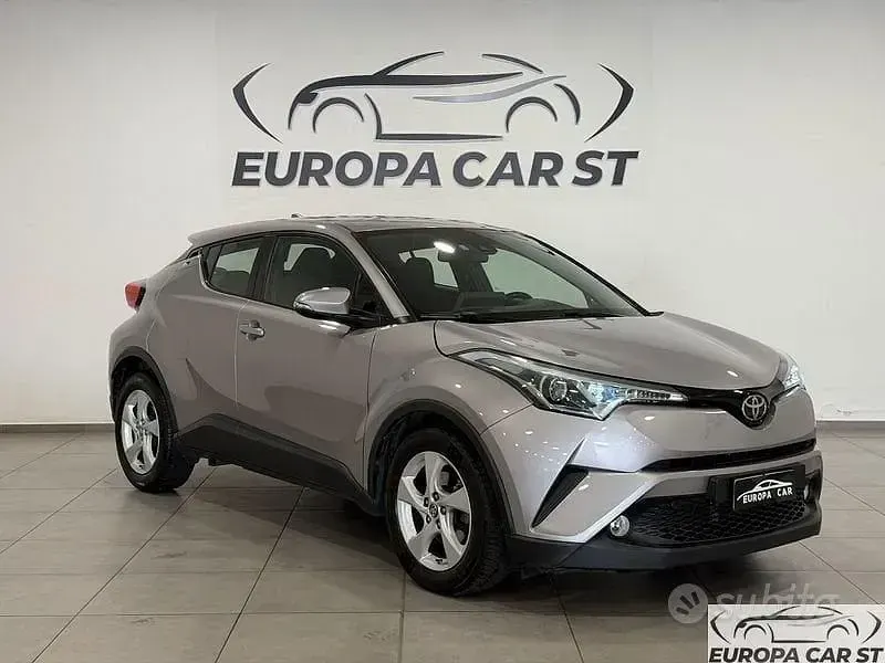 Usata Toyota C-HR Active 116 CV (85 kW) 2017 Grigio SUV