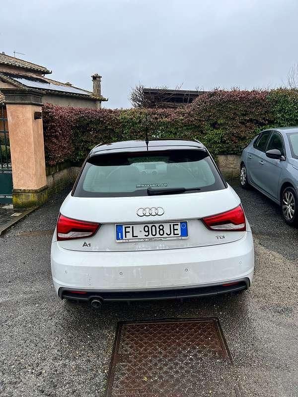 Usata Audi A1 Sportback Ambiente 90 CV (66 kW) 2017 Bianco Utilitaria