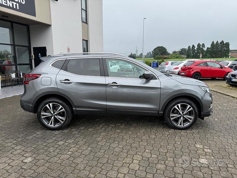 Gebraucht Nissan Qashqai Tekna+ 131 PS (96 kW) 2018 Grau SUV