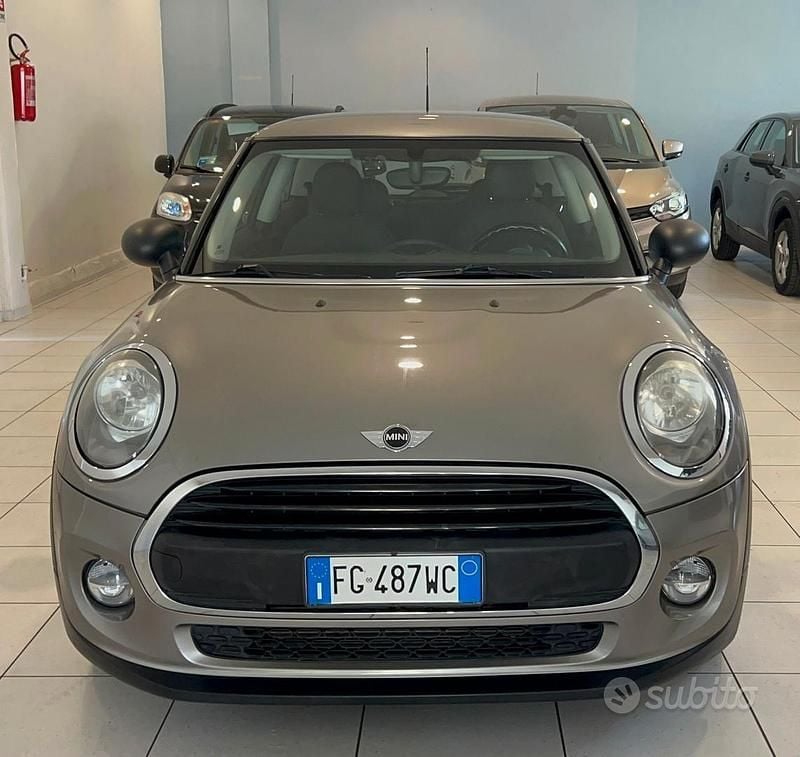 Usata Mini ONE 75 CV (55 kW) 2016 Grigio Utilitaria