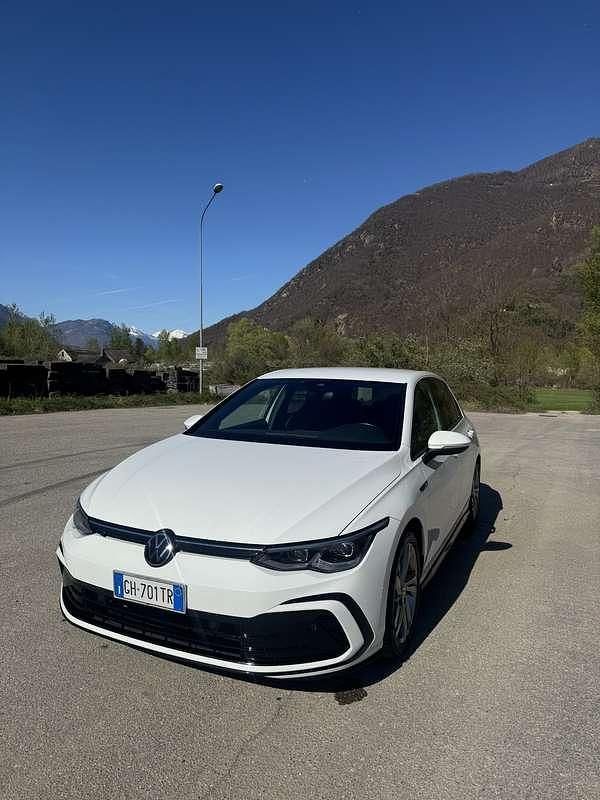 Usata VW Golf VIII R-line 150 CV (110 kW) 2022 Bianco Berlina