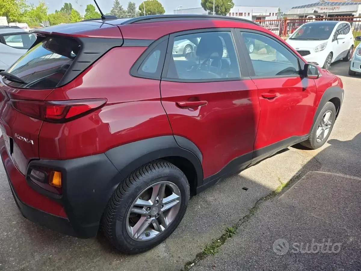 Käytetty Hyundai Kona 116 HP (85 kW) 2019 Punainen Katumaasturi