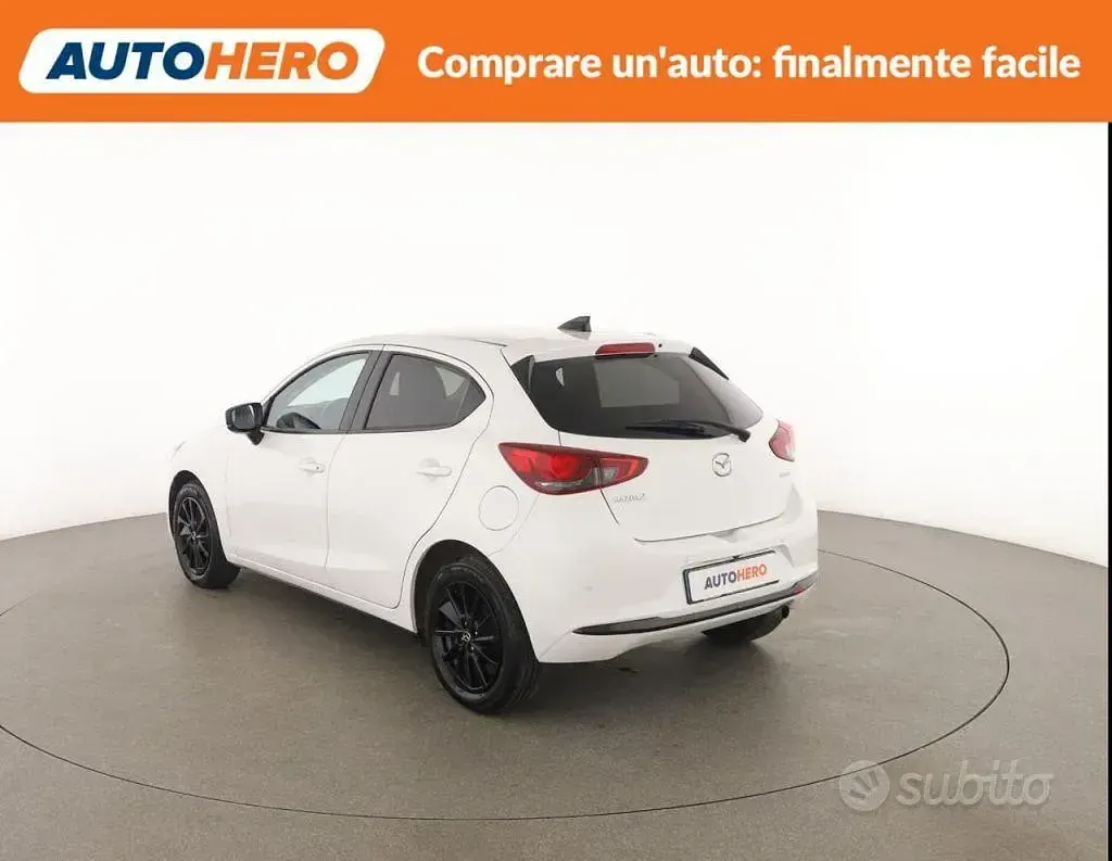 Begagnad Mazda 2 Homura-Line 90 HK (66 kW) 2023 Vit Halvkombi