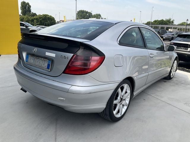 Usata Mercedes C220 Classic 2003 Argento Utilitaria