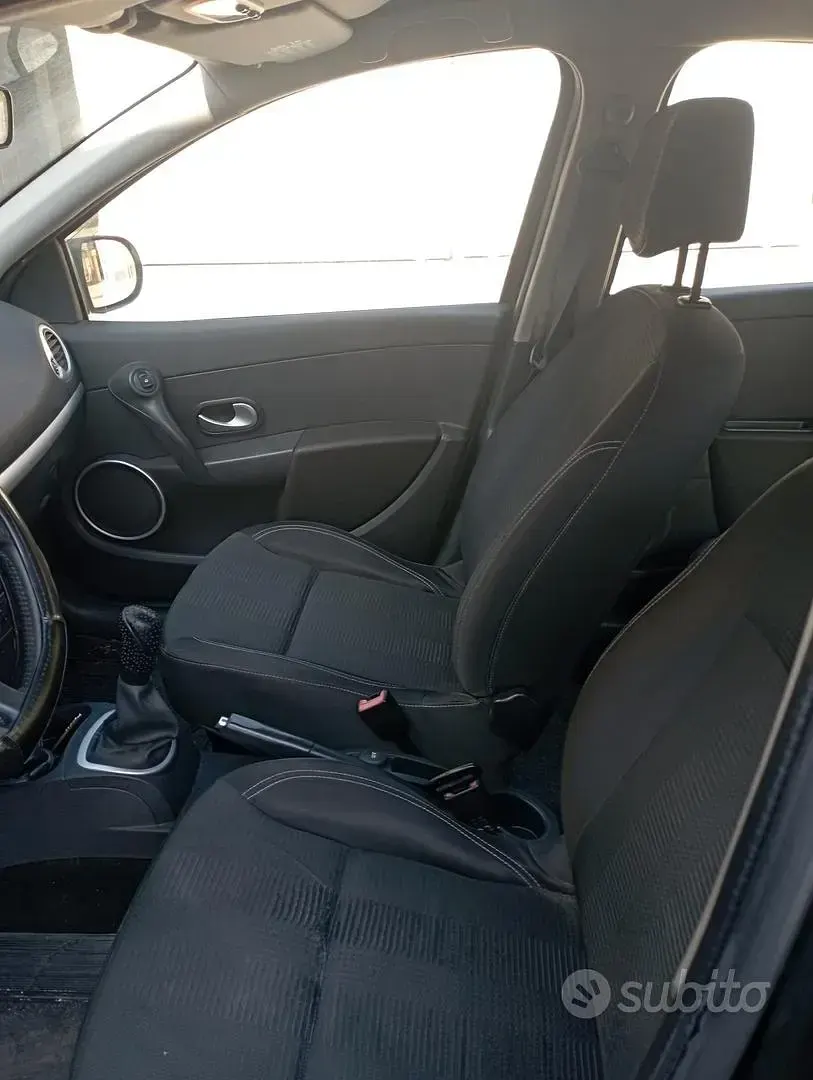 Usata Renault Clio 105 CV (77 kW) 2010 Nero Station wagon