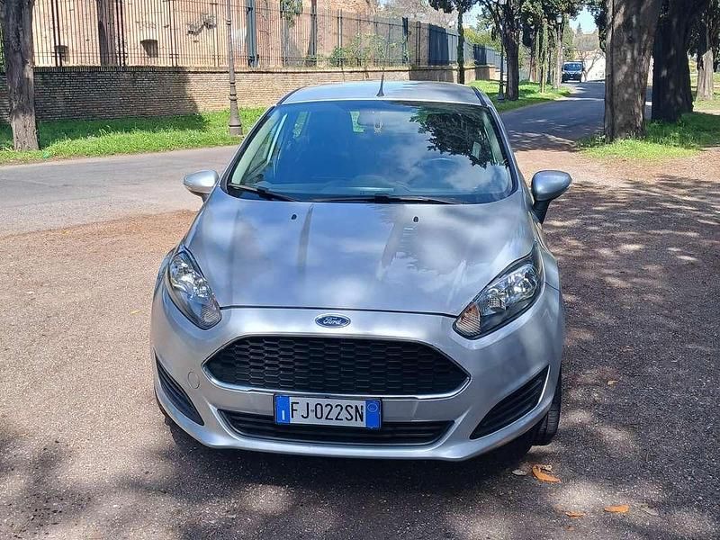 Usata Ford Fiesta Business Edition 95 CV (69 kW) 2017 Argento Utilitaria
