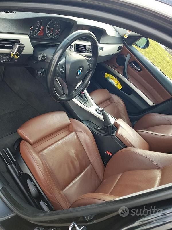 Usata BMW 330 2007 Nero Station wagon