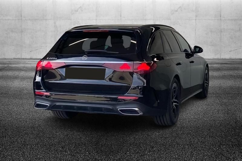 Usata Mercedes E220 Advanced Plus 197 CV (144 kW) 2023 Nero metallizzato Station wagon