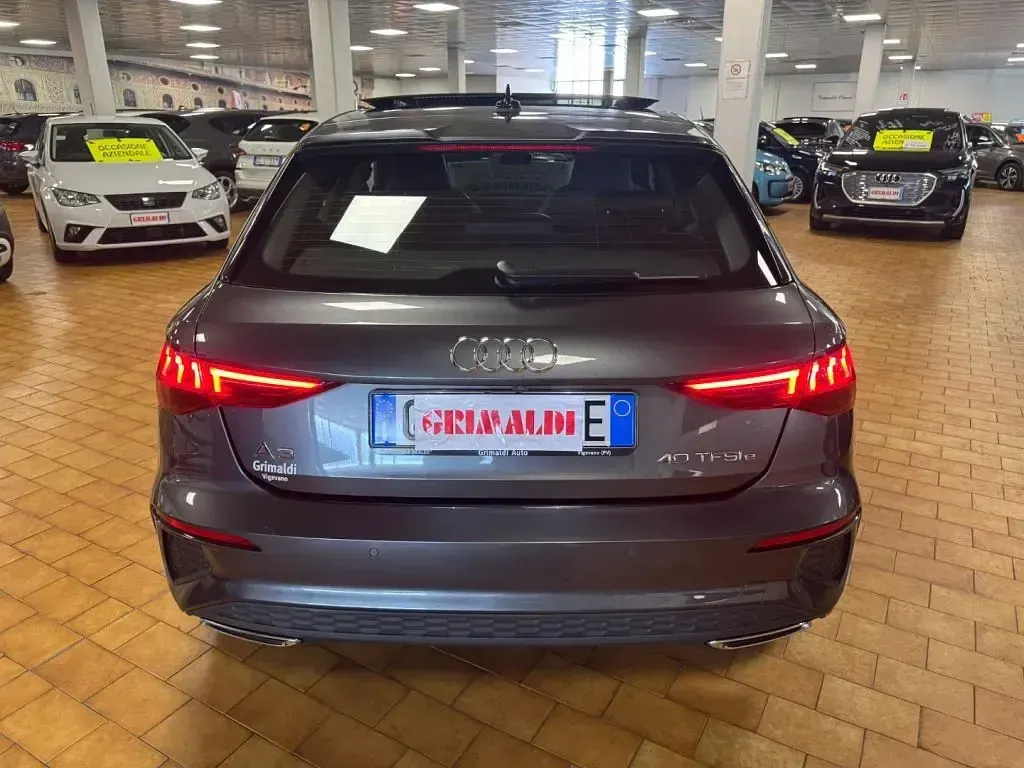 Usata Audi A3 e-tron S-Line 150 CV (110 kW) 2021 Grigio daytona / perlato Utilitaria