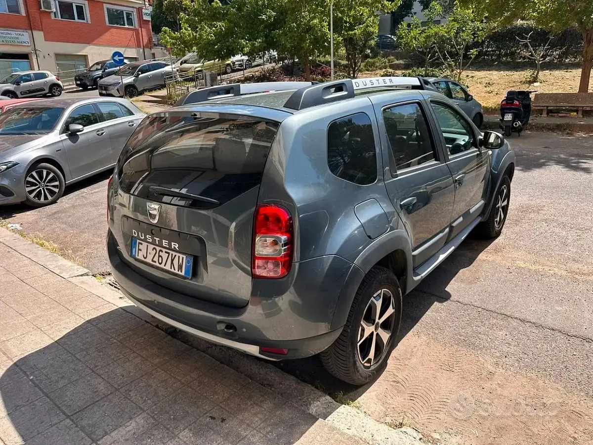 Usata Dacia Duster 109 CV (80 kW) 2017 Grigio SUV