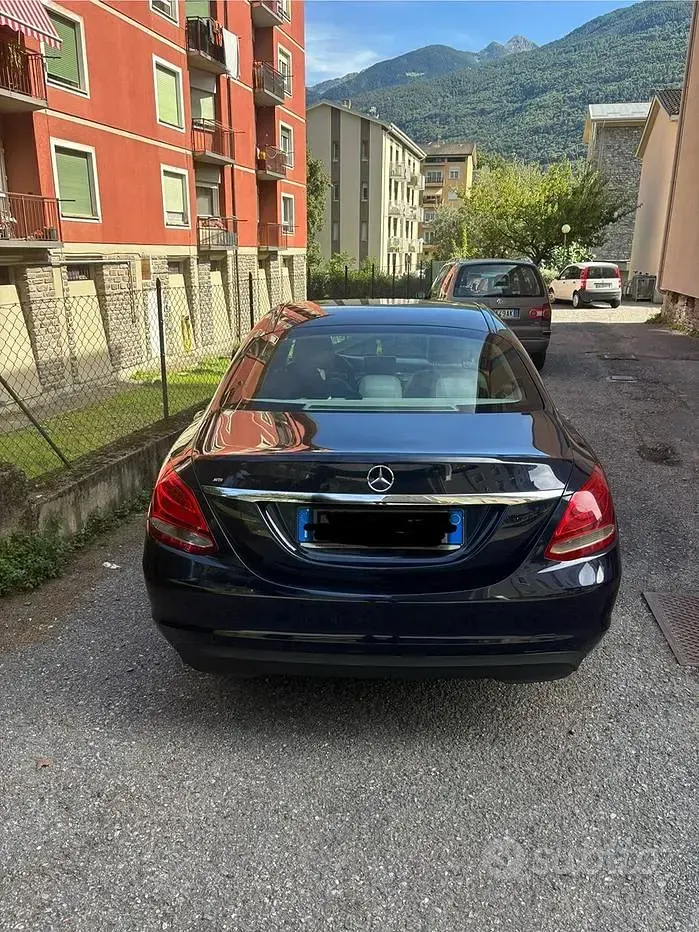 Usata Mercedes C180 116 CV (85 kW) 2017 Blu Berlina
