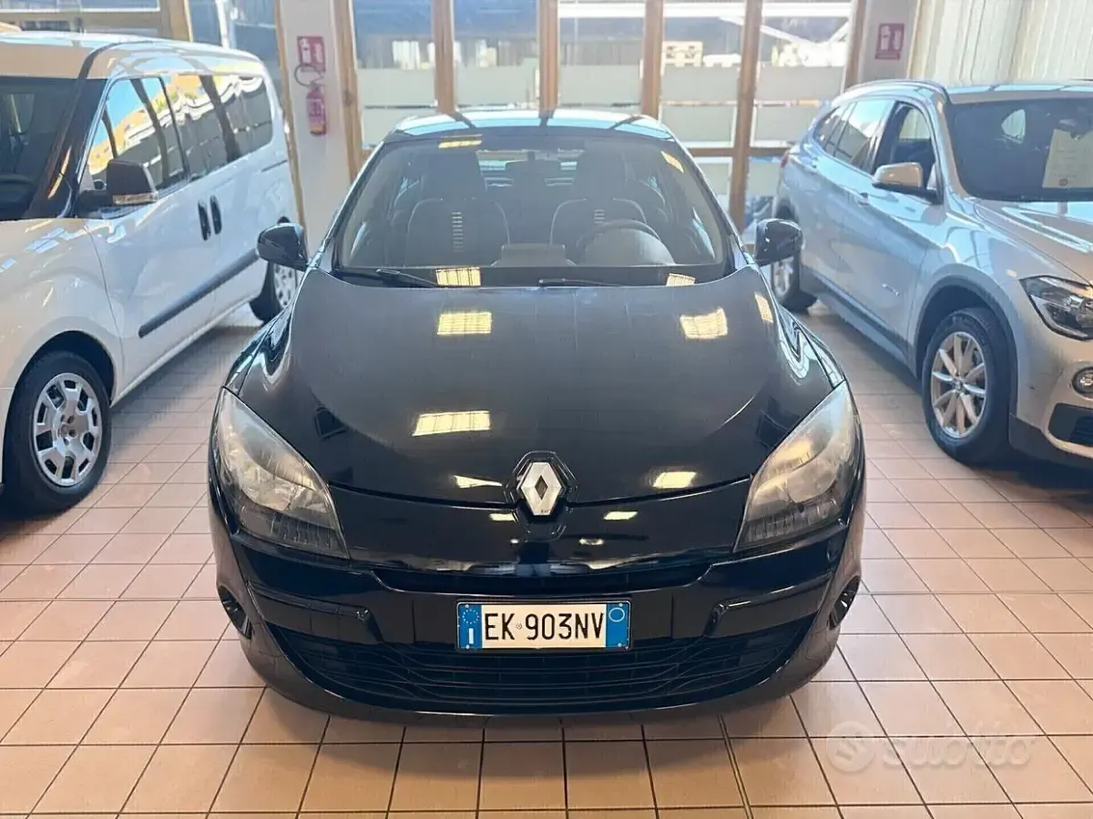 Usata Renault Mégane III 110 CV (80 kW) 2011 Nero Berlina