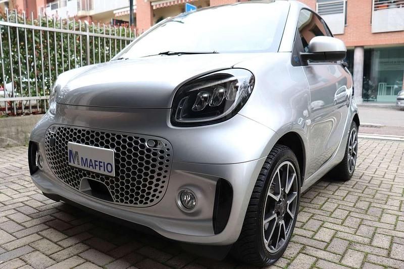 Usata Smart ForTwo Coupé Prime 41 kW (56 CV) 2021 Argento Utilitaria