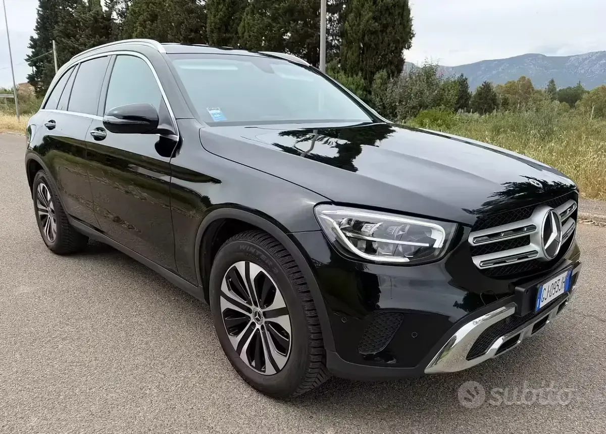 Usata Mercedes GLC220 Business 194 CV (142 kW) 2022 Nero SUV