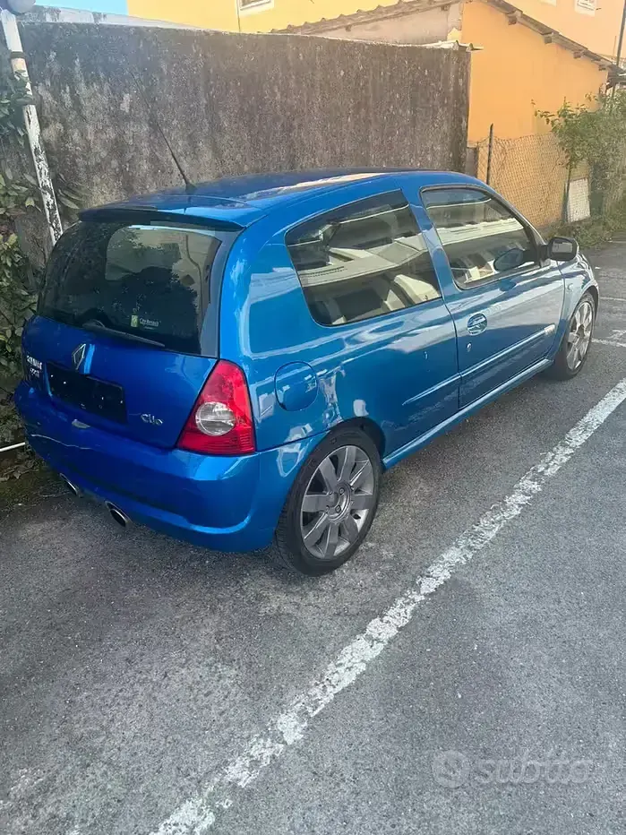 Usata Renault Clio R.S. R.S. 179 CV (131 kW) 2005 Bluazzurro Utilitaria
