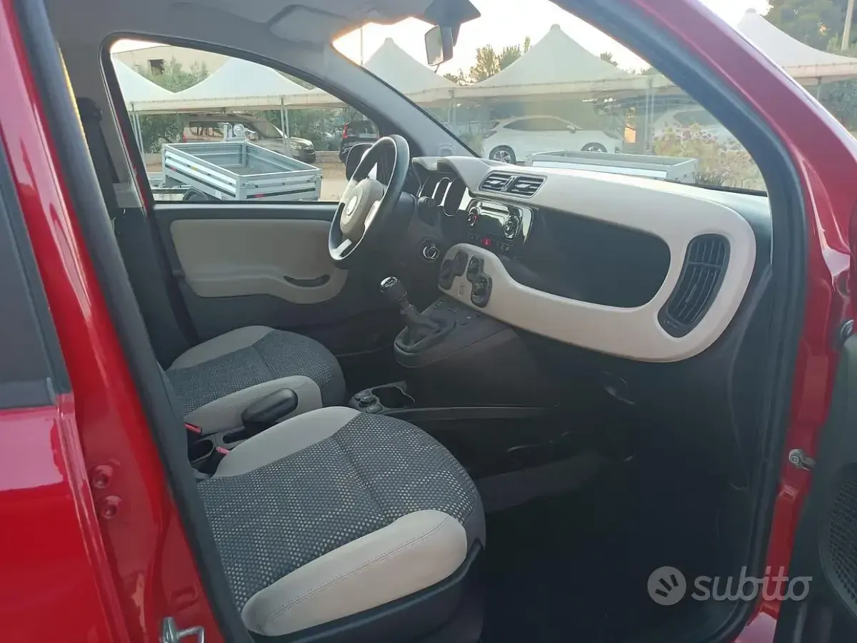 Usata Fiat Panda Trekking 75 CV (55 kW) 2015 Rosso Utilitaria