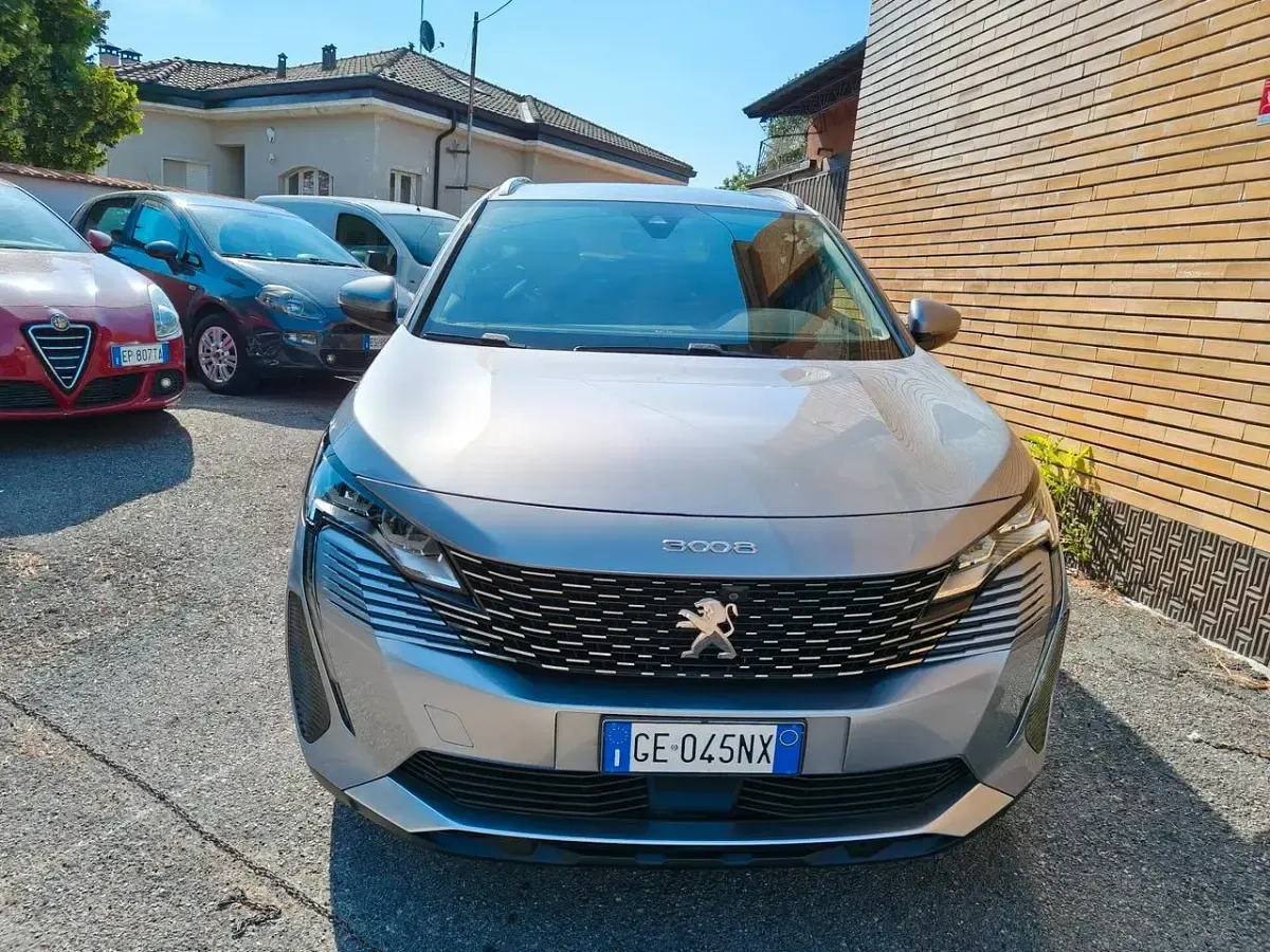 Usata Peugeot 3008 Allure 199 CV (146 kW) 2021 Argento SUV