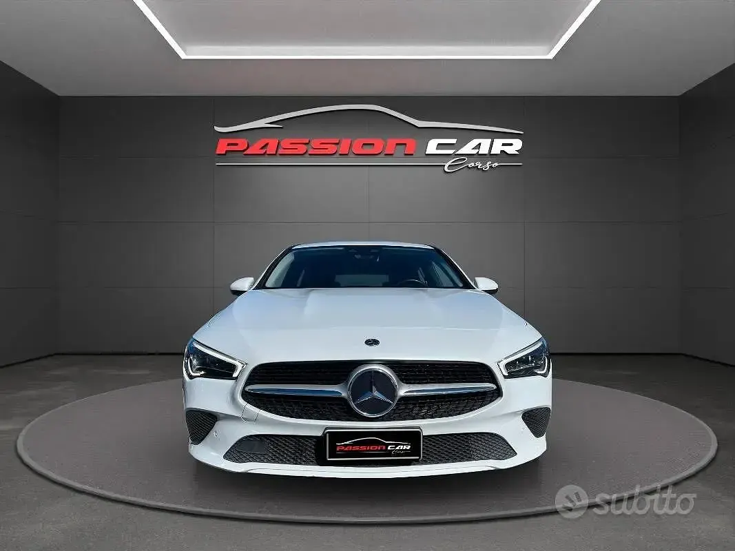 Usata Mercedes CLA200 Business 150 CV (110 kW) 2020 Bianco Station wagon