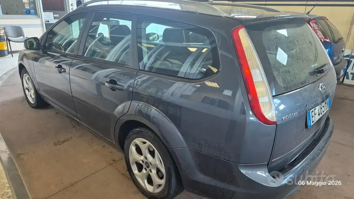 Käytetty Ford Focus 109 HP (80 kW) 2010 Ruskea Farmari