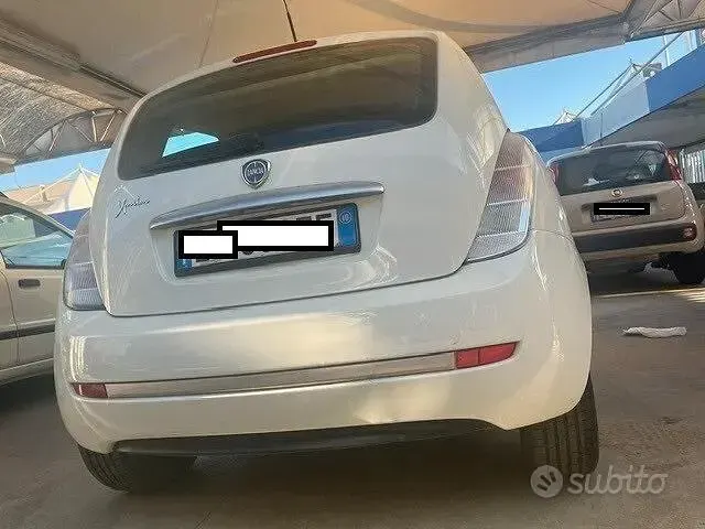 Usata Lancia Ypsilon 60 CV (44 kW) 2010 Bianco Utilitaria