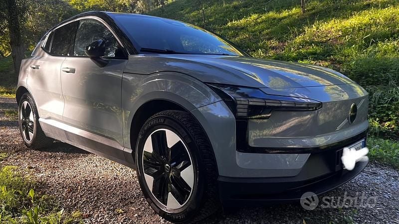 Usata Volvo EX30 Plus 75 kW (102 CV) 2024 Grigio SUV