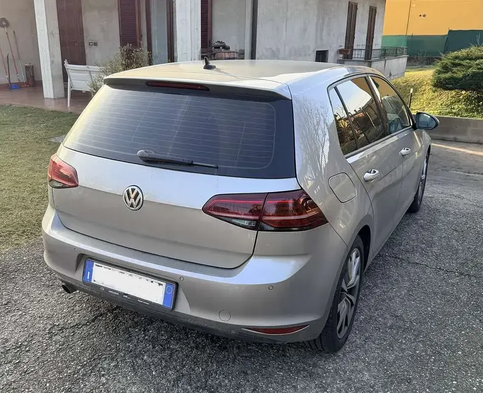 Usata VW Golf VII Highline 110 CV (80 kW) 2016 Berlina