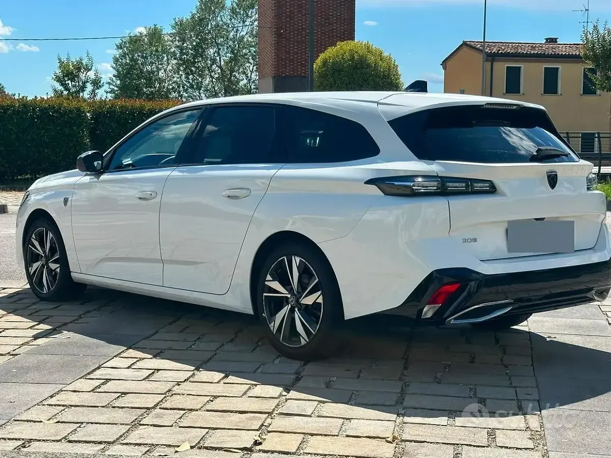 Usata Peugeot 308 SW Allure 131 CV (96 kW) 2022 Bianco Station wagon