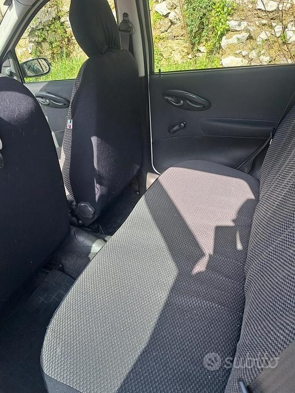 Usata Fiat Punto 69 CV (50 kW) 2005 Bianco Utilitaria