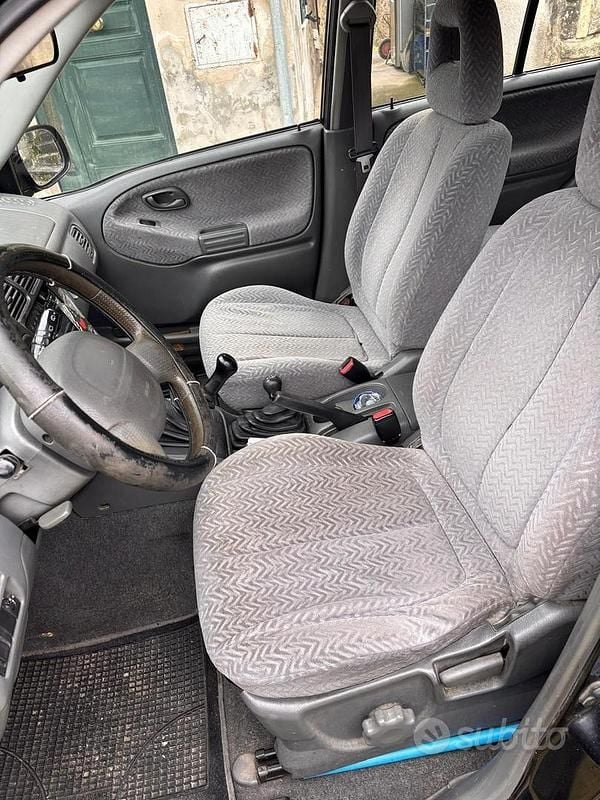 Usata Suzuki Grand Vitara 2002 Nero SUV