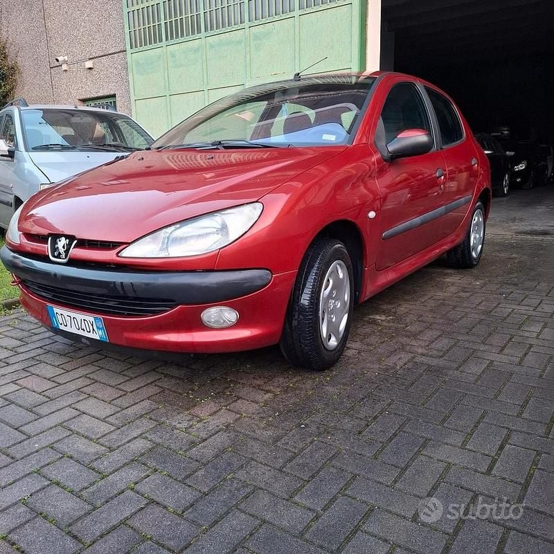 Usata Peugeot 206 75 CV (55 kW) 2002 Rosso Berlina