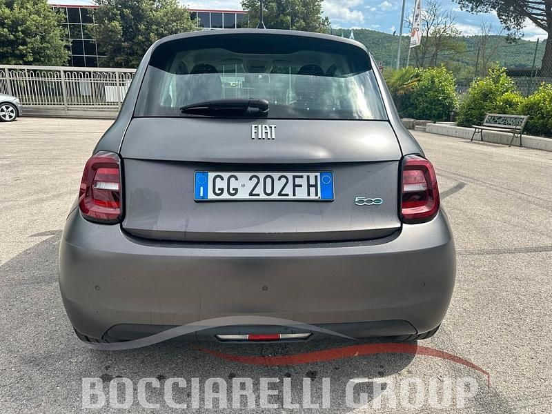 Usata Fiat 500e Icon 42 kW (58 CV) 2021 Grigio Berlina
