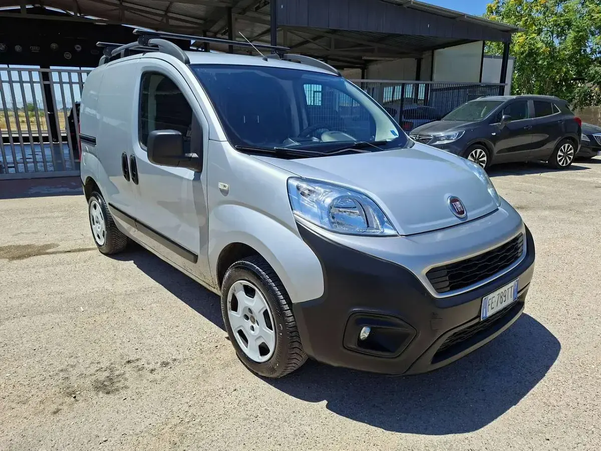 Usata Fiat Fiorino 77 CV (56 kW) 2016 Argento Monovolume