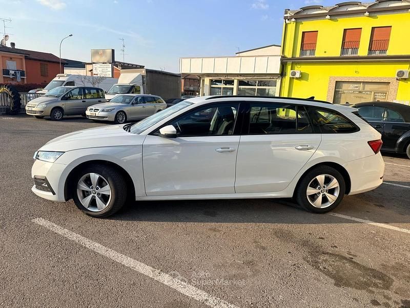 Usata Skoda Octavia Executive 150 CV (110 kW) 2020 Bianco Station wagon