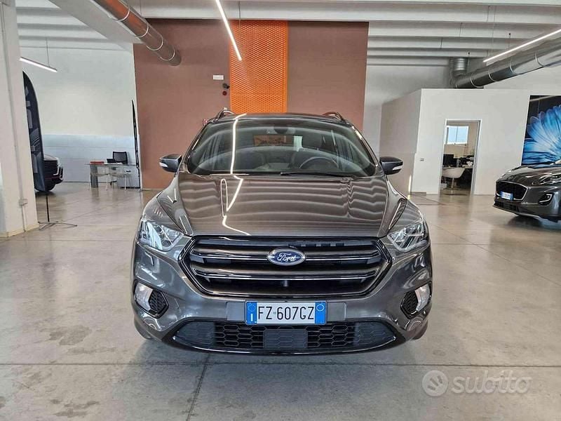 Usata Ford Kuga ST 120 CV (88 kW) 2020 Grigio SUV