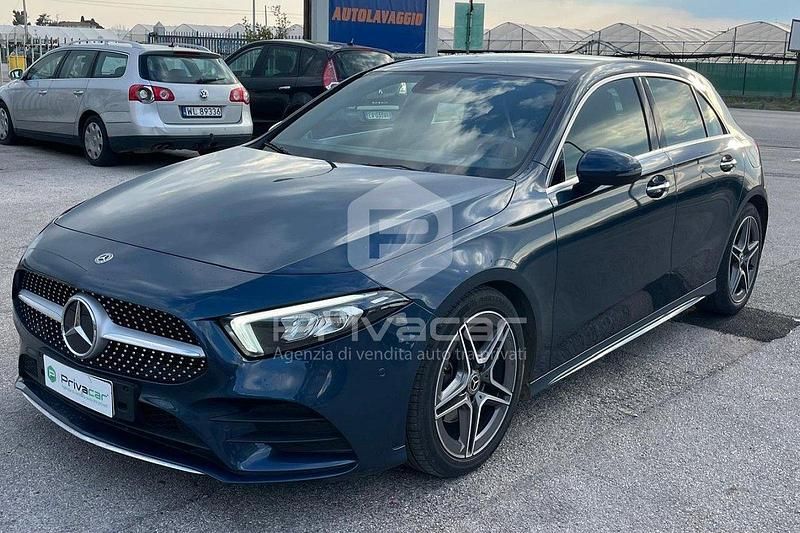 Usata Mercedes A180 Premium 115 CV (84 kW) 2020 Blu Berlina