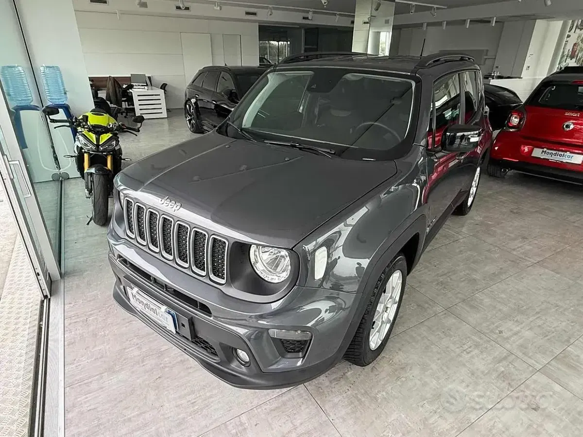 Occasion Jeep Renegade Limited 131 ch (96 kW) 2024 Gris SUV