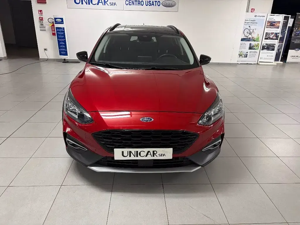 Usata Ford Focus Active 125 CV (91 kW) 2021 Lucid red Berlina