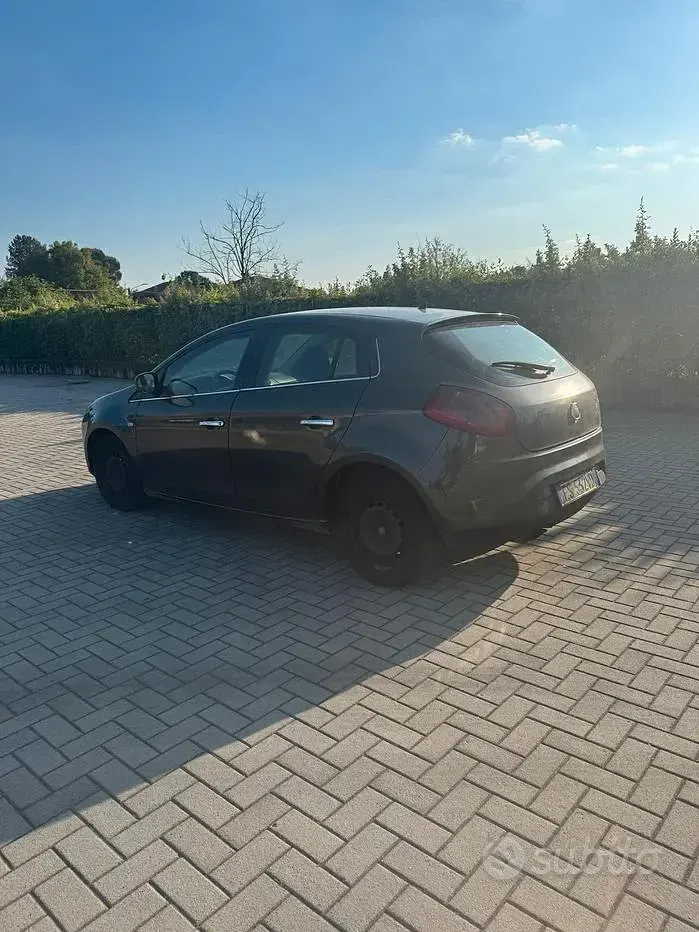Usata Fiat Bravo 105 CV (77 kW) 2013 Grigio Utilitaria