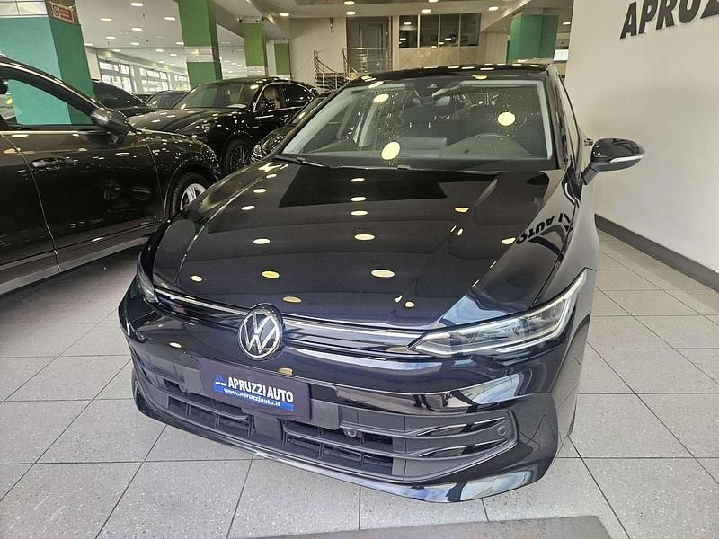 Usata VW Golf VIII Life 116 CV (85 kW) 2025 Nero Berlina