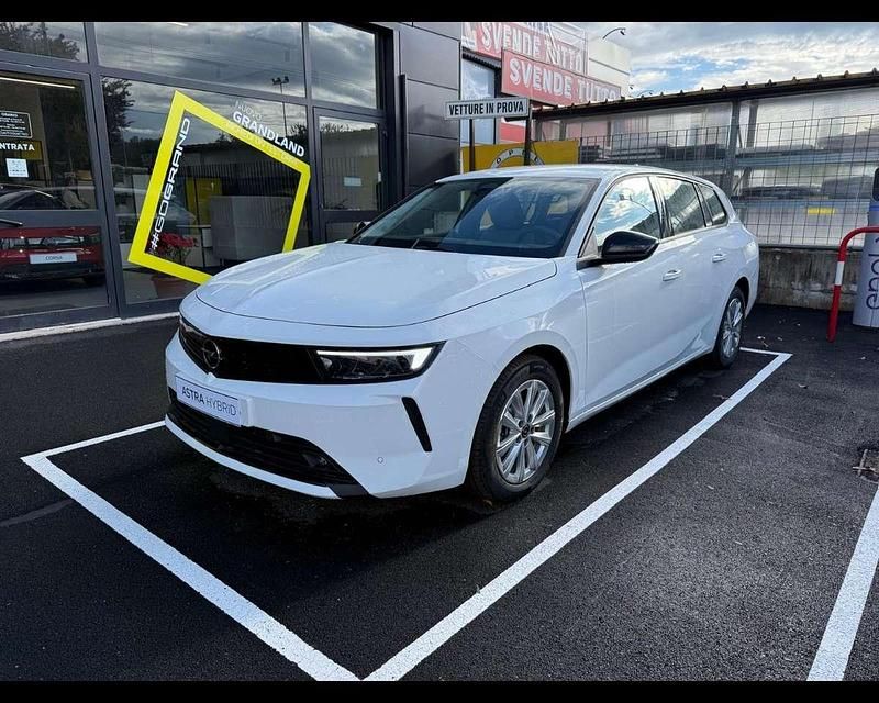 Usata Opel Astra Edition 110 CV (80 kW) 2024 Arktis white Station wagon
