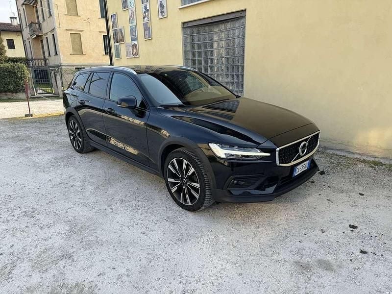 Usata Volvo V60 CC Business Edition 190 CV (139 kW) 2020 Station wagon