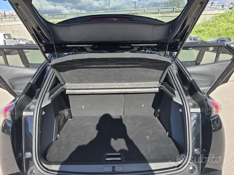 Usata Peugeot 2008 GT 131 CV (96 kW) 2023 Nero SUV