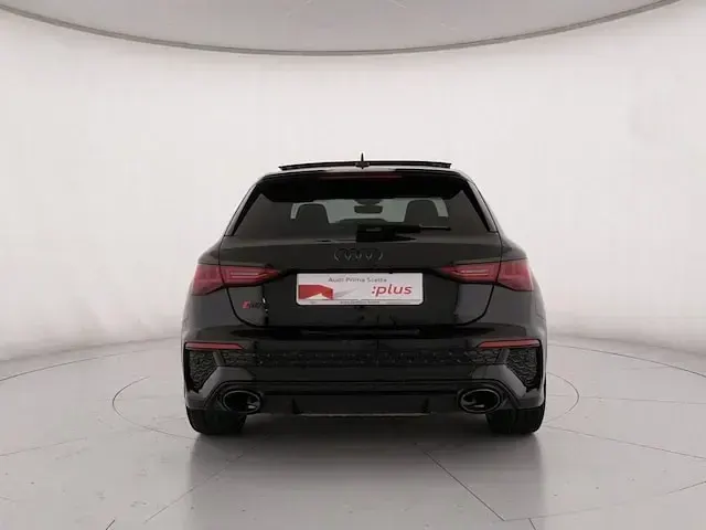 Usata Audi RS3 Sportback Ambiente 400 CV (294 kW) 2024 Nero mythos metallizzato Utilitaria