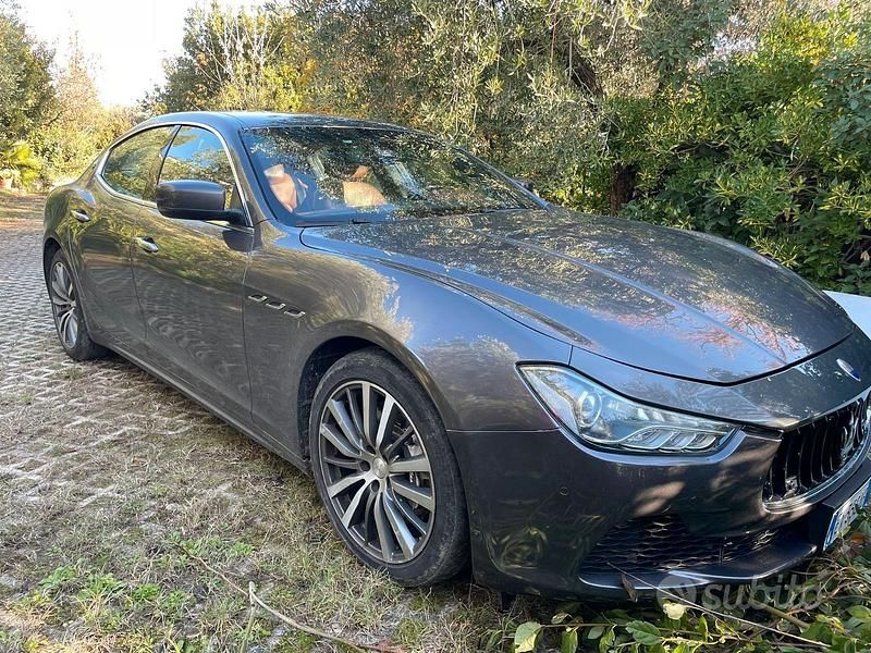 Usata Maserati Ghibli 275 CV (202 kW) 2014 Grigio Berlina