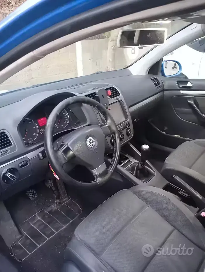 Usata VW Golf V 140 CV (102 kW) 2004 Utilitaria