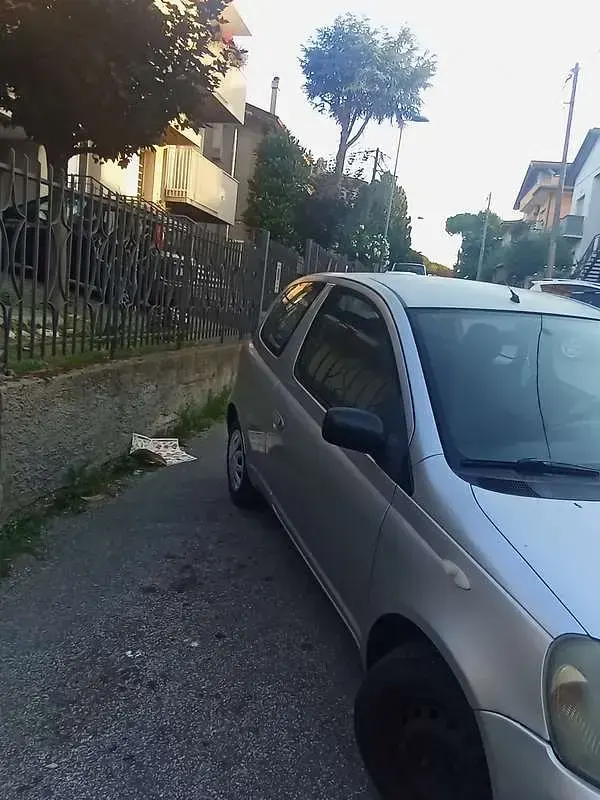 Usata Toyota Yaris 68 CV (50 kW) 2001 Berlina