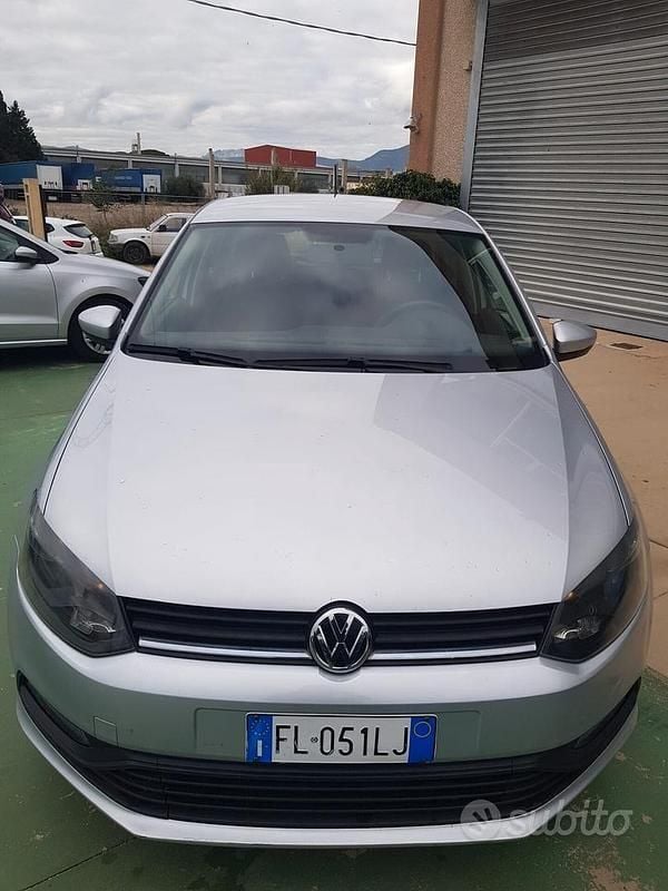 Usata VW Polo Trendline 75 CV (55 kW) 2017 Grigio Berlina