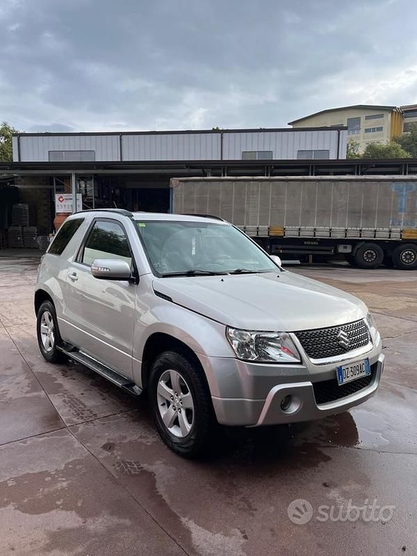 Usata Suzuki Grand Vitara 130 CV (95 kW) 2009 Grigio SUV
