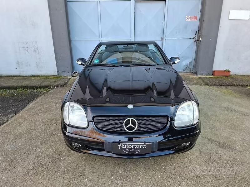 Usata Mercedes SLK200 163 CV (119 kW) 2001 Nero Cabrio